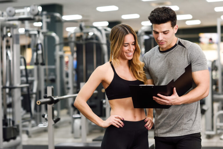 Online fitness coach help his consistent client learn his program